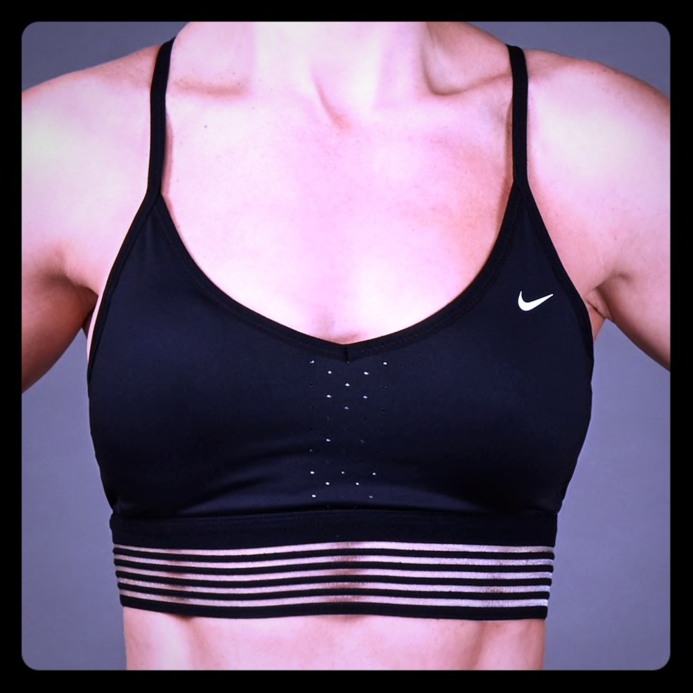 New worn 1-2 times Nike sports bra